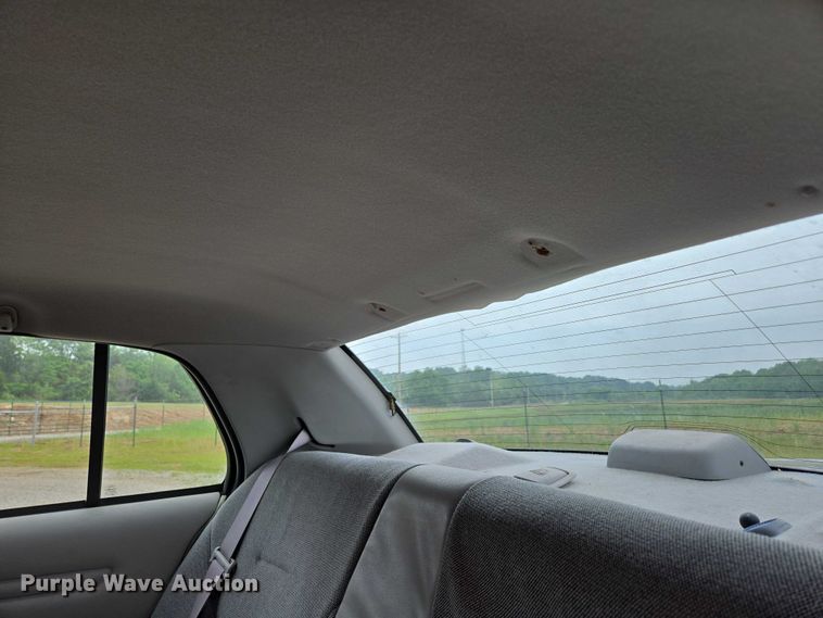 image for item ED1989 2002 Ford Crown Victoria Police Interceptor 