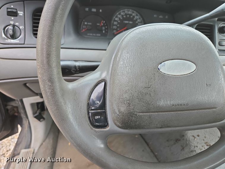 image for item ED1989 2002 Ford Crown Victoria Police Interceptor 