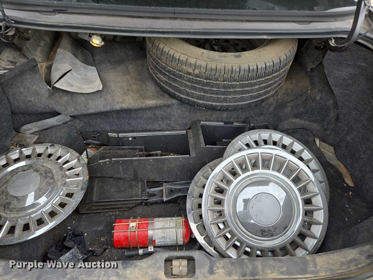 image for item ED1989 2002 Ford Crown Victoria Police Interceptor 