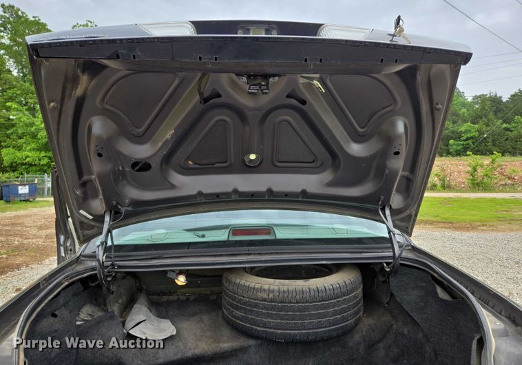 image for item ED1989 2002 Ford Crown Victoria Police Interceptor 