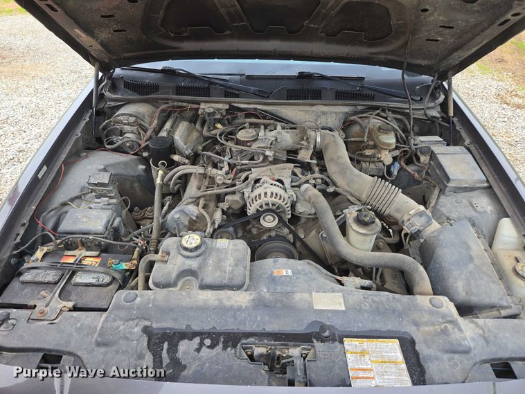 image for item ED1989 2002 Ford Crown Victoria Police Interceptor 