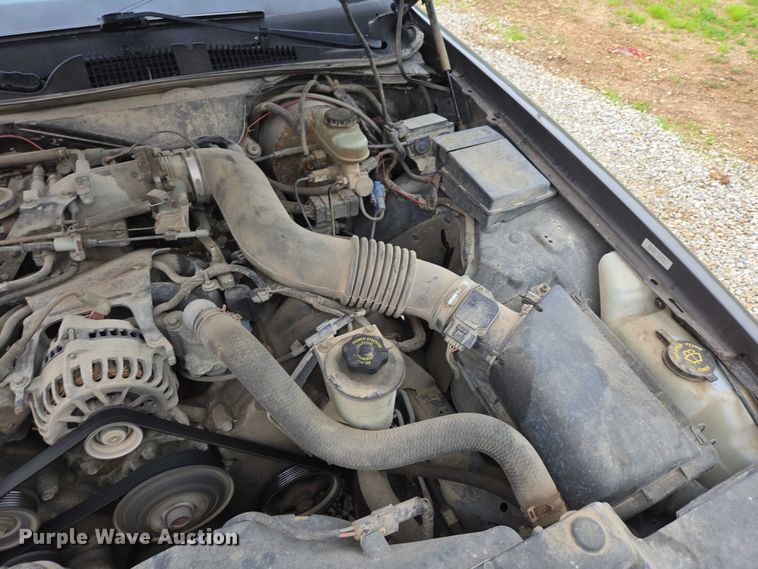 image for item ED1989 2002 Ford Crown Victoria Police Interceptor 