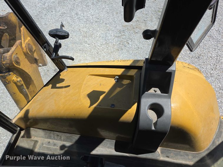 image for item ED1996 1999 Caterpillar 416C backhoe