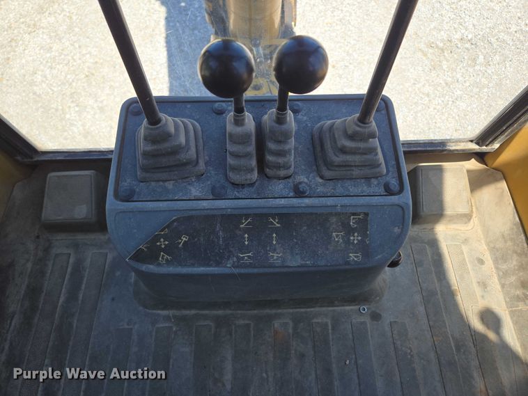 image for item ED1996 1999 Caterpillar 416C backhoe