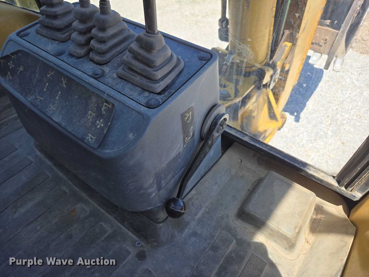 image for item ED1996 1999 Caterpillar 416C backhoe
