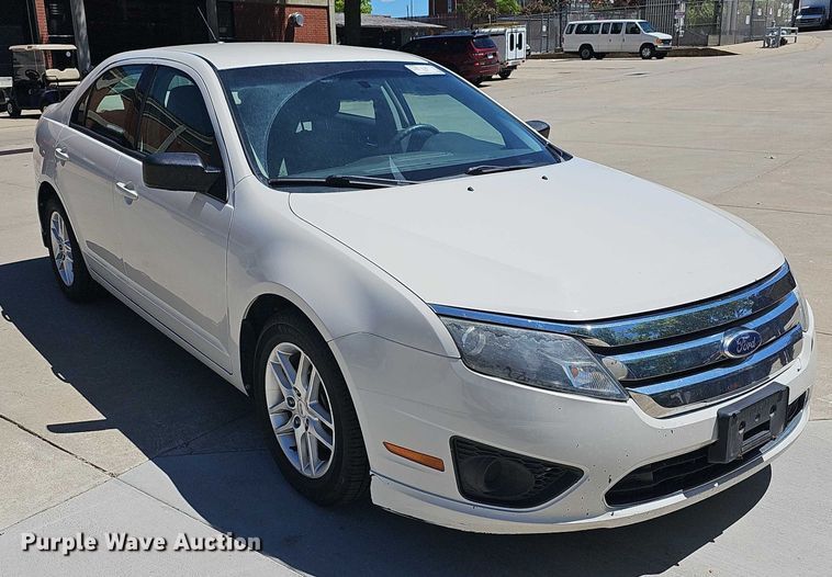 image for item EF3521 2010 Ford Fusion S 