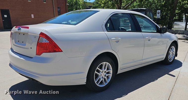 image for item EF3521 2010 Ford Fusion S 