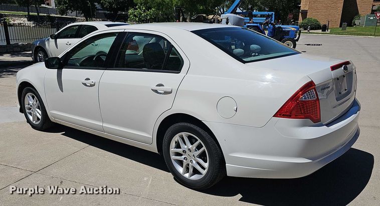 image for item EF3521 2010 Ford Fusion S 