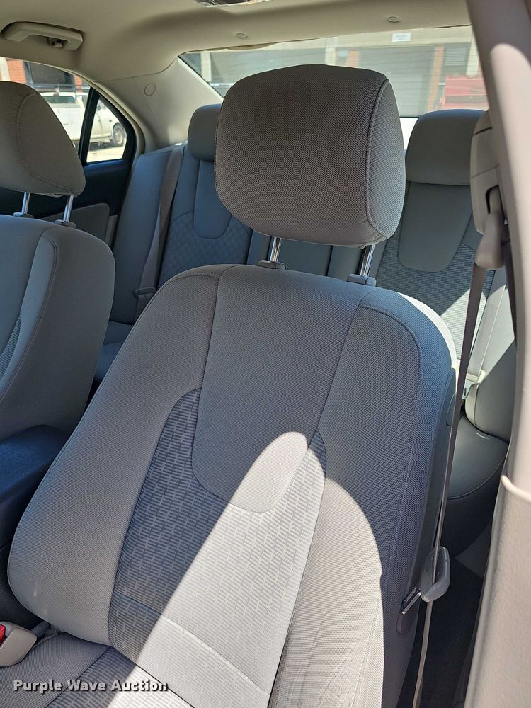 image for item EF3521 2010 Ford Fusion S 