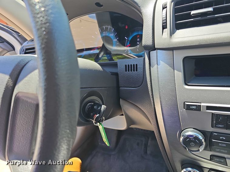 image for item EF3521 2010 Ford Fusion S 