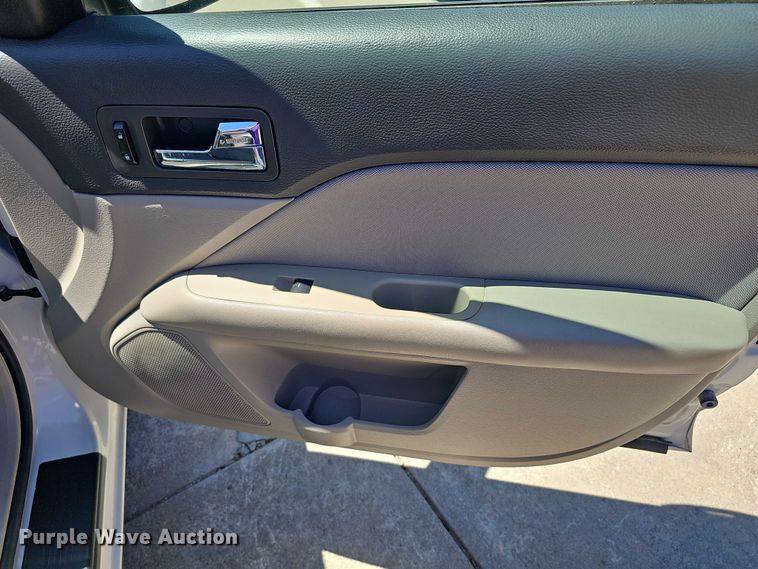 image for item EF3521 2010 Ford Fusion S 