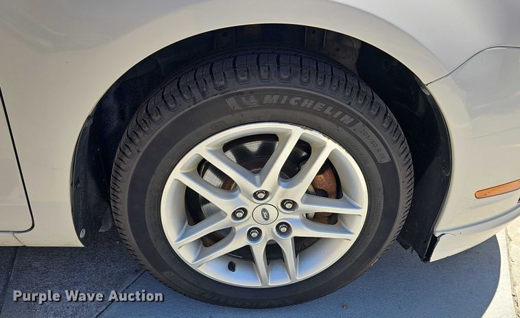 image for item EF3521 2010 Ford Fusion S 