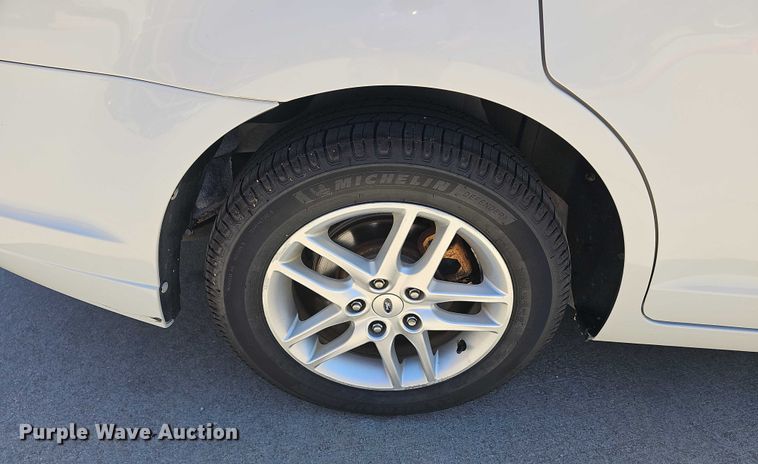 image for item EF3521 2010 Ford Fusion S 