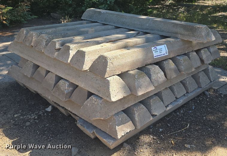 image for item EF3536 Approximately 39 parking blocks