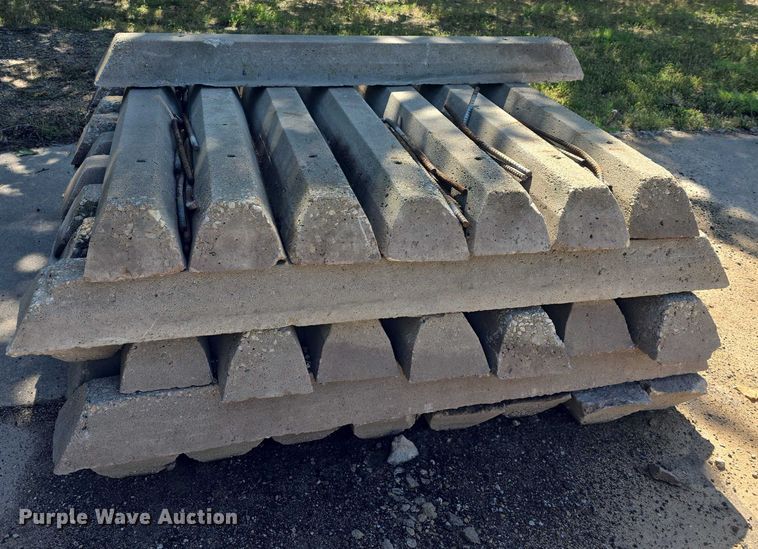 image for item EF3536 Approximately 39 parking blocks