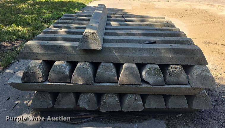 image for item EF3536 Approximately 39 parking blocks