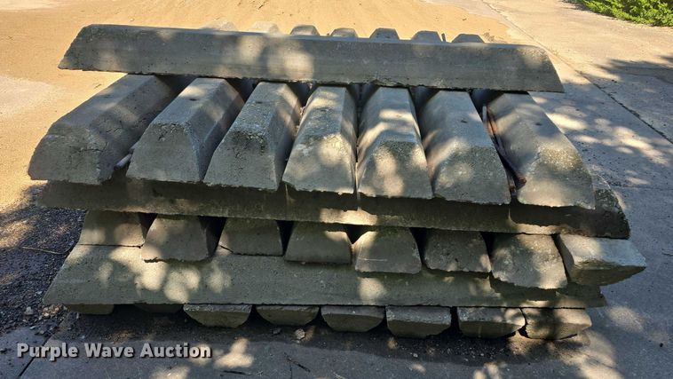 image for item EF3536 Approximately 39 parking blocks