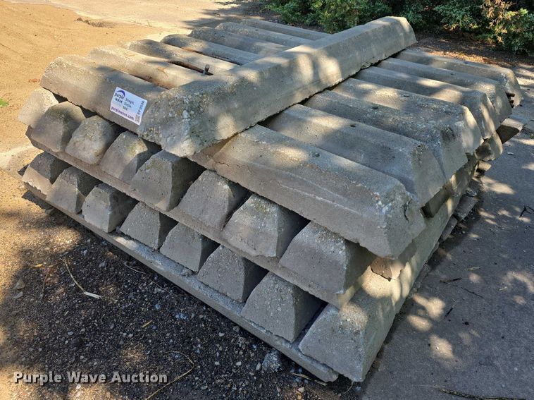 image for item EF3536 Approximately 39 parking blocks