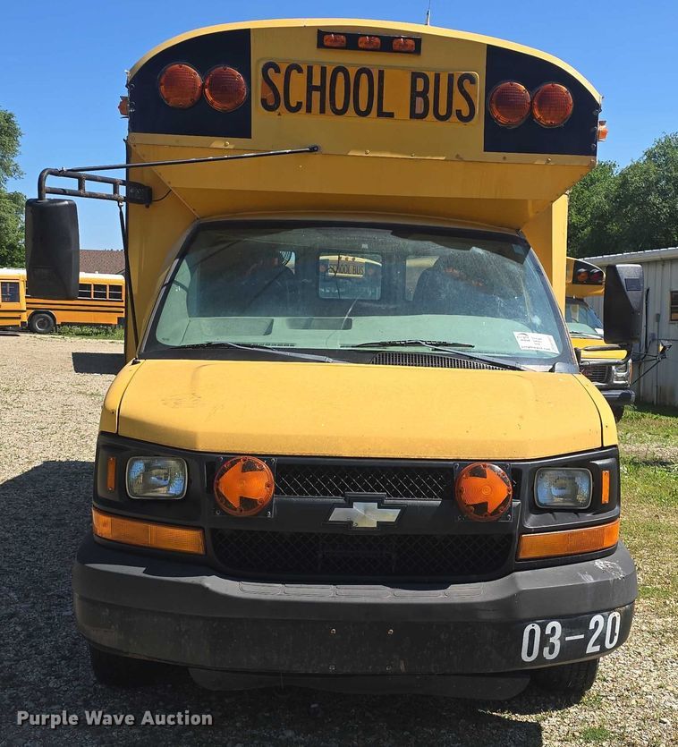 image for item EF3537 2003 Chevrolet Express G3500 school bus