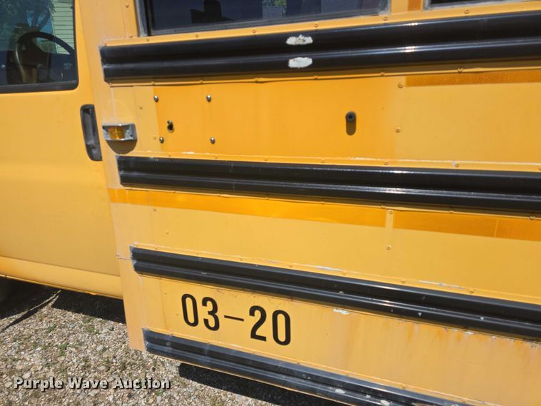 image for item EF3537 2003 Chevrolet Express G3500 school bus