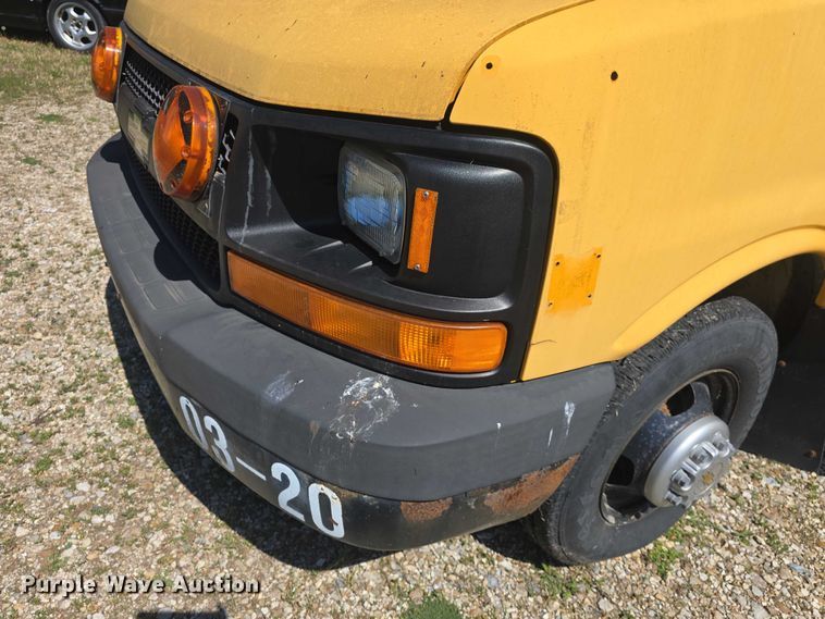 image for item EF3537 2003 Chevrolet Express G3500 school bus