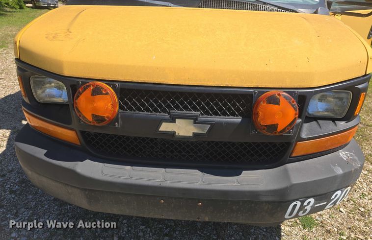 image for item EF3537 2003 Chevrolet Express G3500 school bus