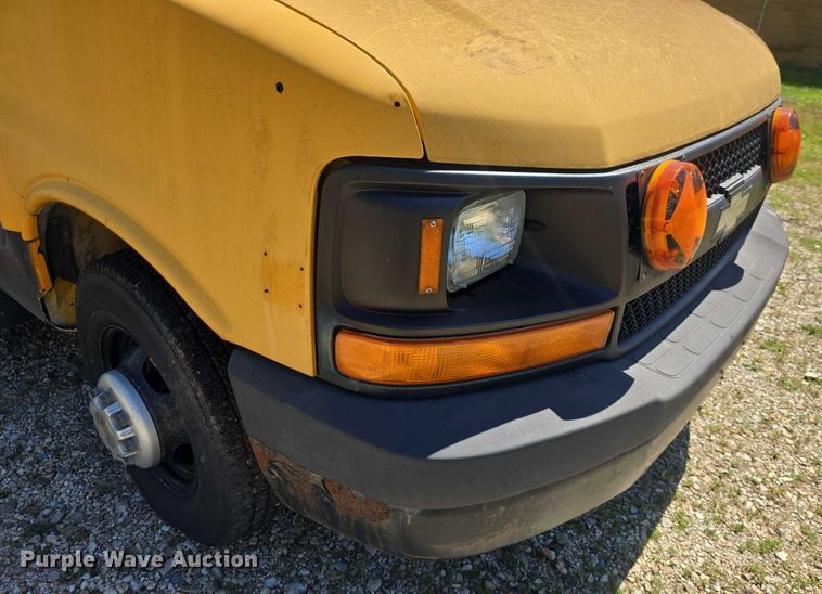 image for item EF3537 2003 Chevrolet Express G3500 school bus