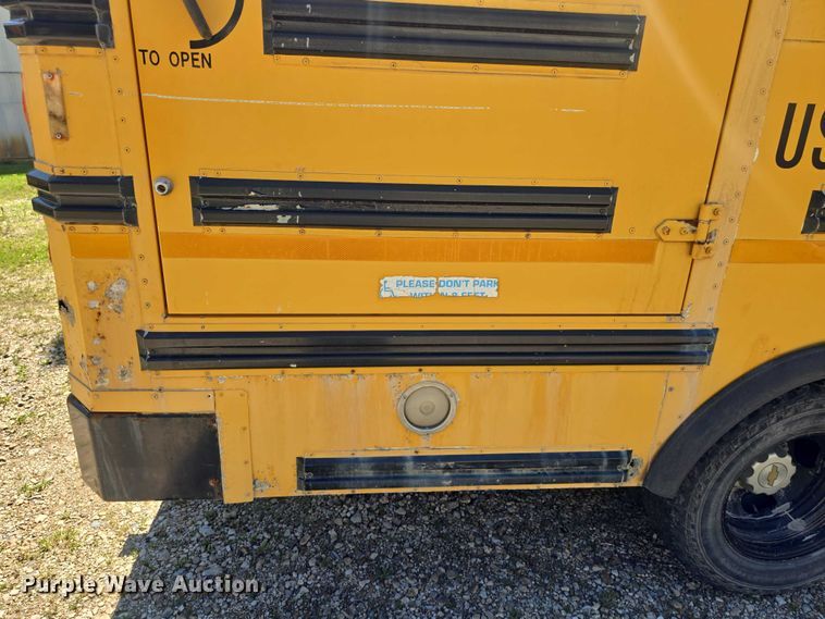 image for item EF3537 2003 Chevrolet Express G3500 school bus