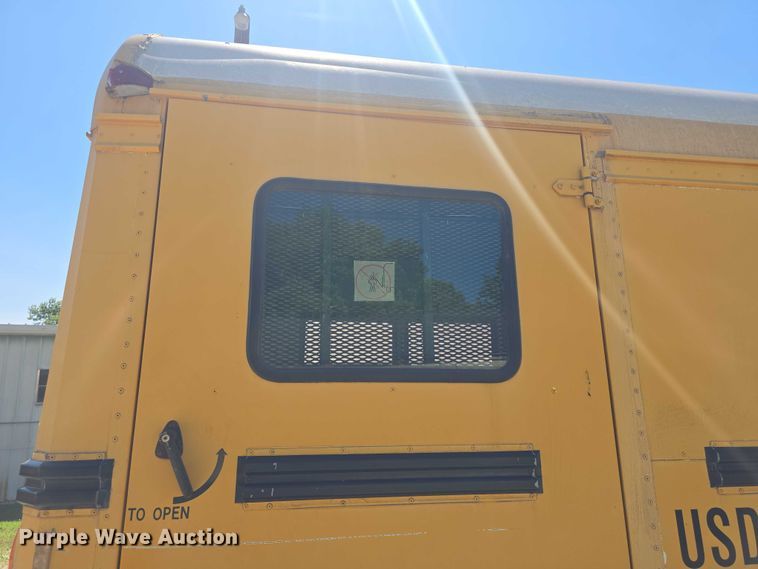 image for item EF3537 2003 Chevrolet Express G3500 school bus