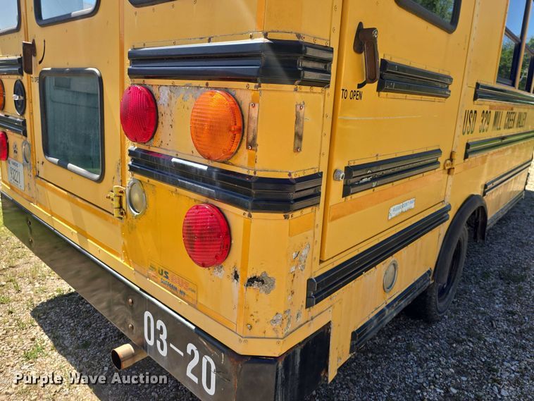 image for item EF3537 2003 Chevrolet Express G3500 school bus