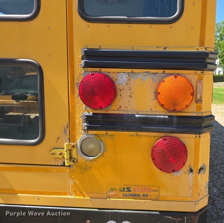 image for item EF3537 2003 Chevrolet Express G3500 school bus