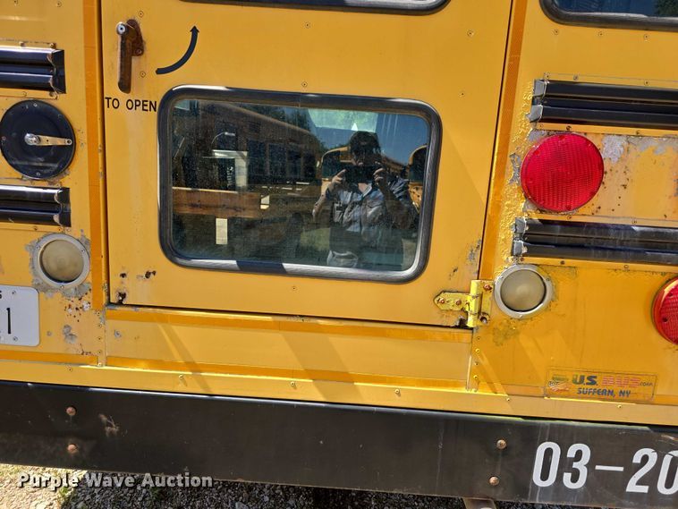 image for item EF3537 2003 Chevrolet Express G3500 school bus