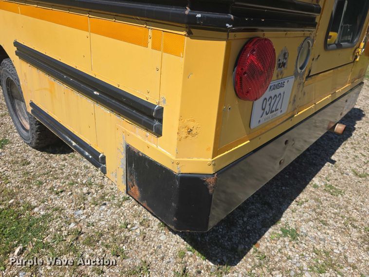 image for item EF3537 2003 Chevrolet Express G3500 school bus
