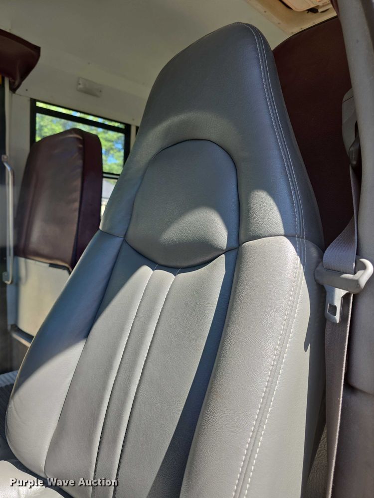 image for item EF3537 2003 Chevrolet Express G3500 school bus