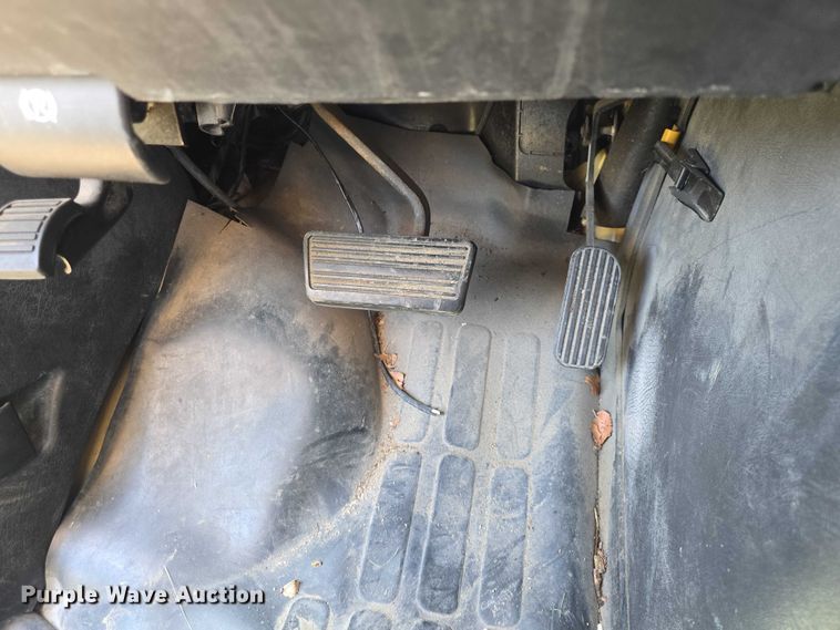 image for item EF3537 2003 Chevrolet Express G3500 school bus