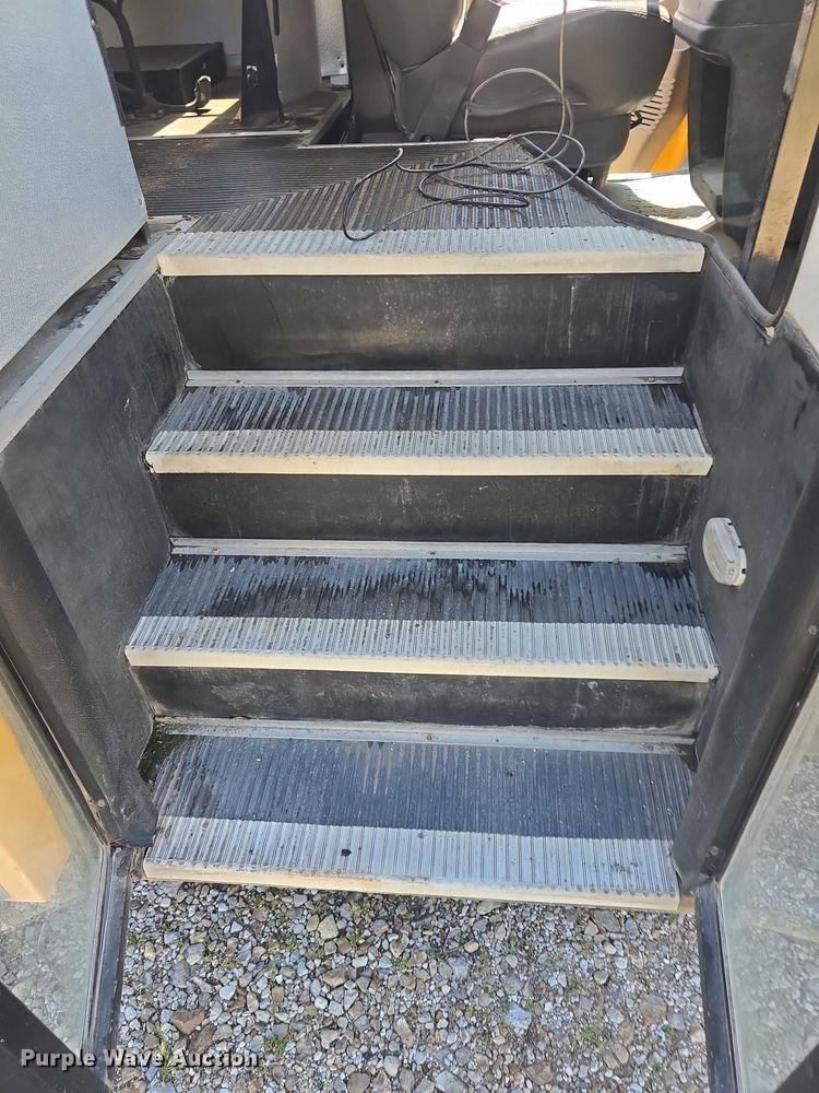 image for item EF3537 2003 Chevrolet Express G3500 school bus