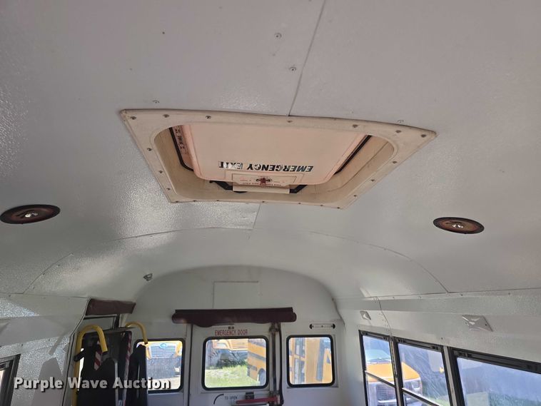 image for item EF3537 2003 Chevrolet Express G3500 school bus