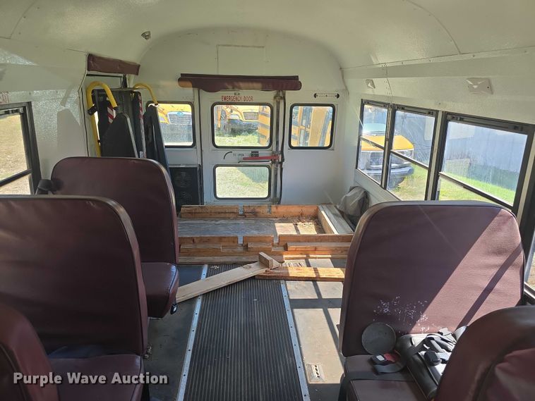 image for item EF3537 2003 Chevrolet Express G3500 school bus