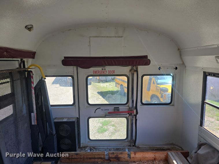 image for item EF3537 2003 Chevrolet Express G3500 school bus