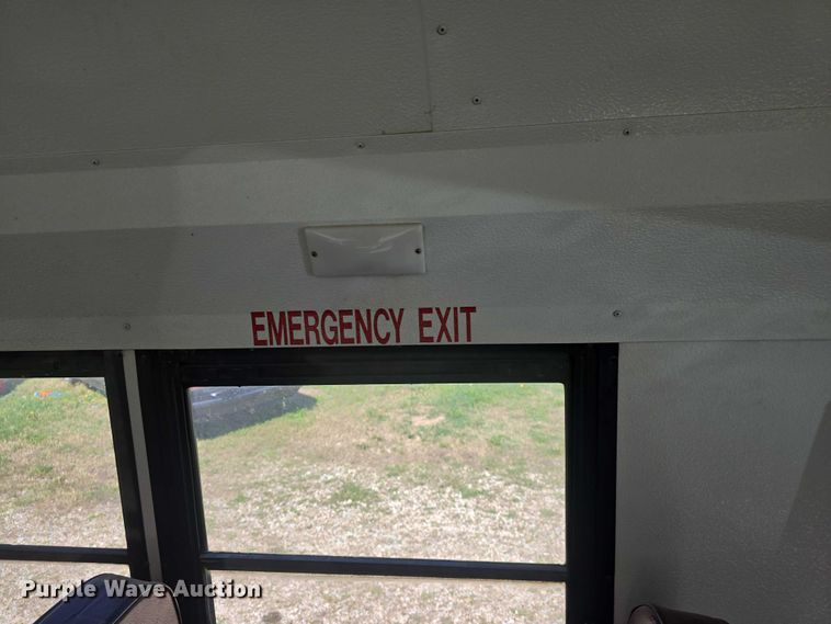 image for item EF3537 2003 Chevrolet Express G3500 school bus