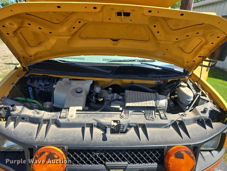 image for item EF3537 2003 Chevrolet Express G3500 school bus