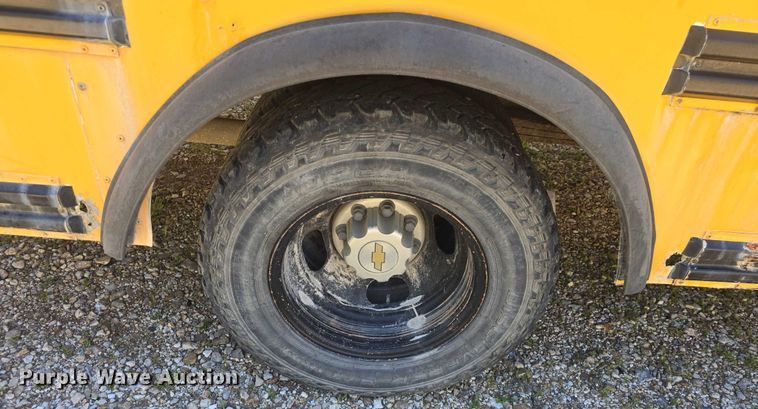 image for item EF3537 2003 Chevrolet Express G3500 school bus