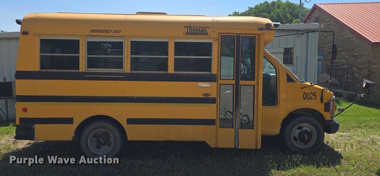image for item EF3538 2000 GMC Savana G3500 school bus