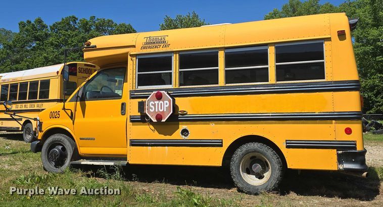 image for item EF3538 2000 GMC Savana G3500 school bus