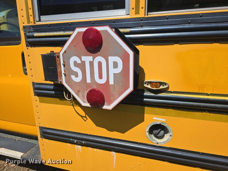 image for item EF3538 2000 GMC Savana G3500 school bus