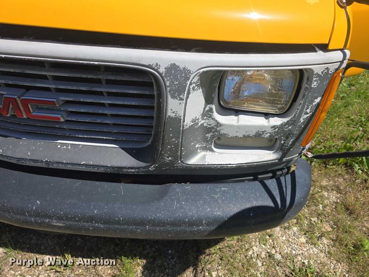 image for item EF3538 2000 GMC Savana G3500 school bus