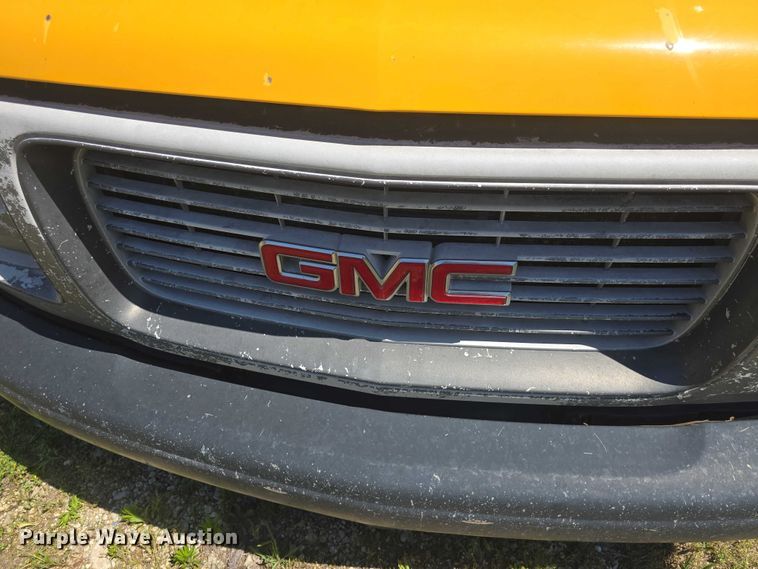 image for item EF3538 2000 GMC Savana G3500 school bus