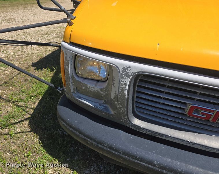 image for item EF3538 2000 GMC Savana G3500 school bus
