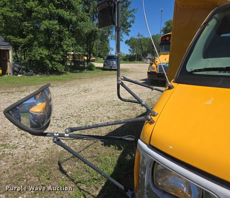 image for item EF3538 2000 GMC Savana G3500 school bus