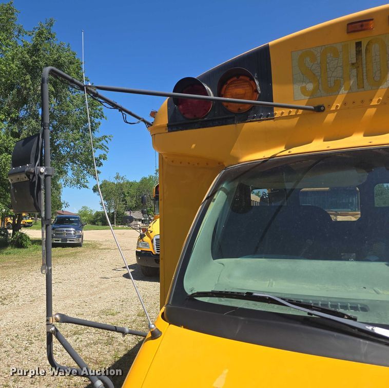 image for item EF3538 2000 GMC Savana G3500 school bus